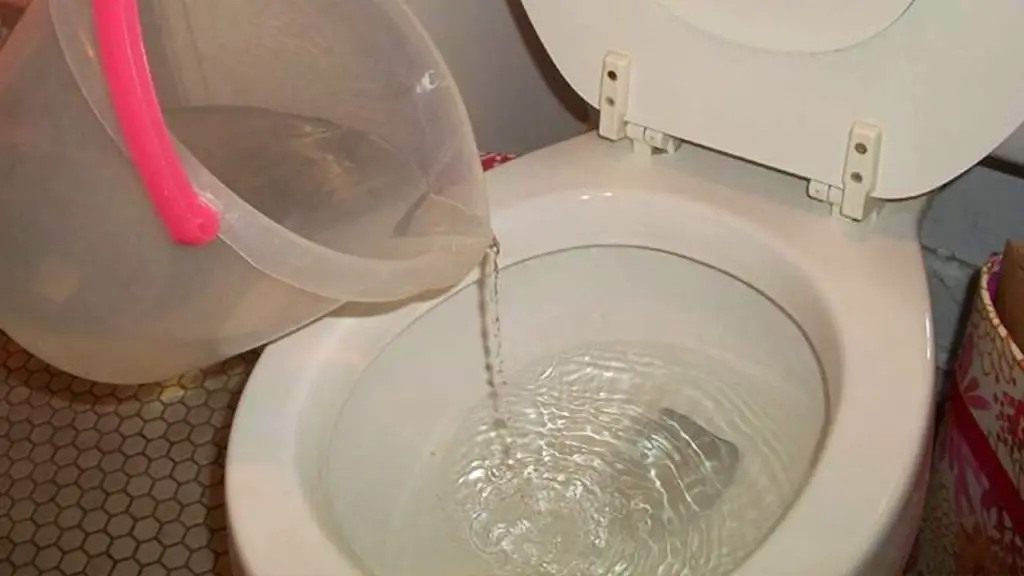 Inodoro atascado, con el método del lavabo se soluciona el problema en tan solo 3 minutos