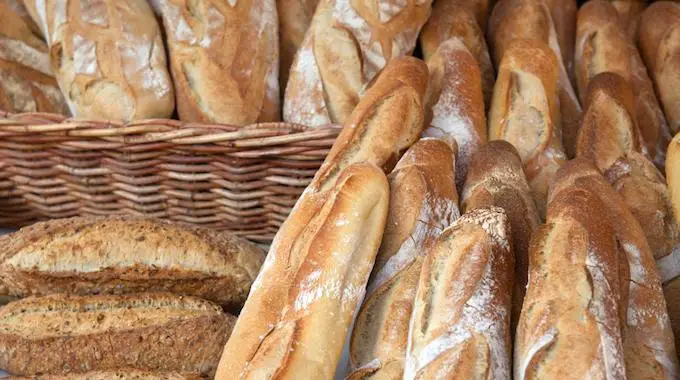 7 Tips to Keep Bread Fresh Longer