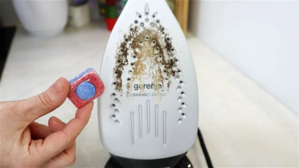 Cleaning your iron: it only takes 30 seconds. Find out how