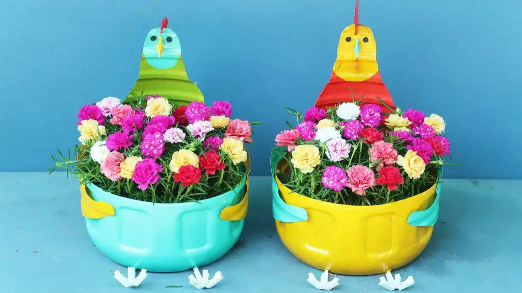 Create a Stunning Portulaca (Moss Rose) Garden Tower from Recycled Plastic Bottles