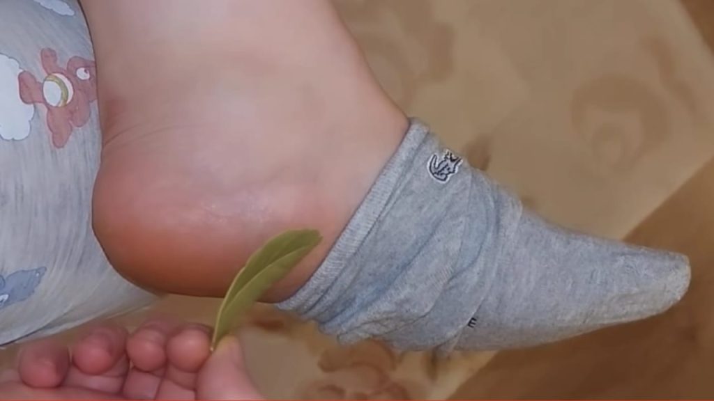 Put 1 Bay Leaf In Your Socks: Here’s What Happens During The Night