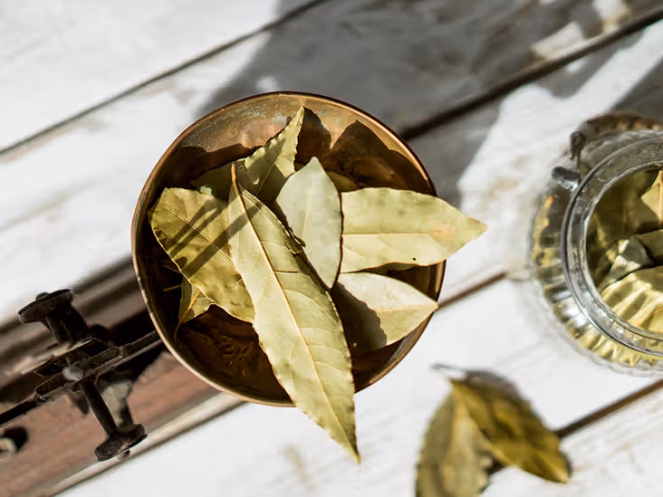 The Benefits of Burning Bay Leaves in Your Home Every Night