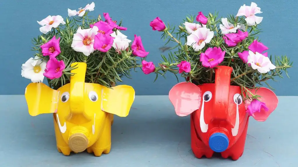 Transform Your Laundry Detergent Bottle into a Charming Pet Flower Pot!