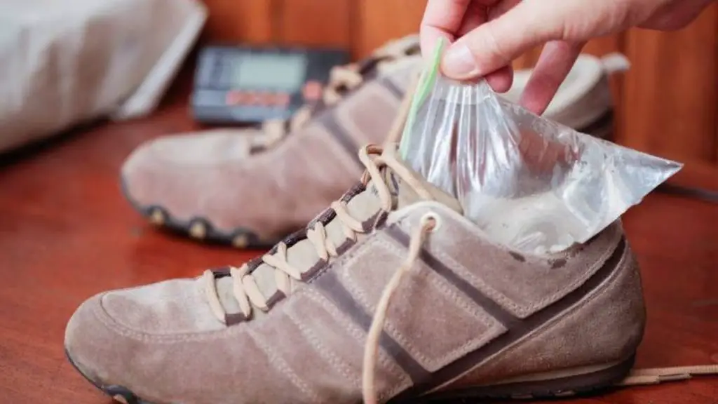 ¿Zapatos demasiado ajustados? Aquí se explica cómo solucionarlo en minutos.