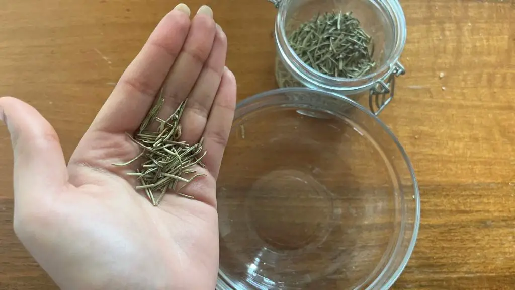 Mix alcohol with rosemary and wait for the results – you won’t be able to stay without it